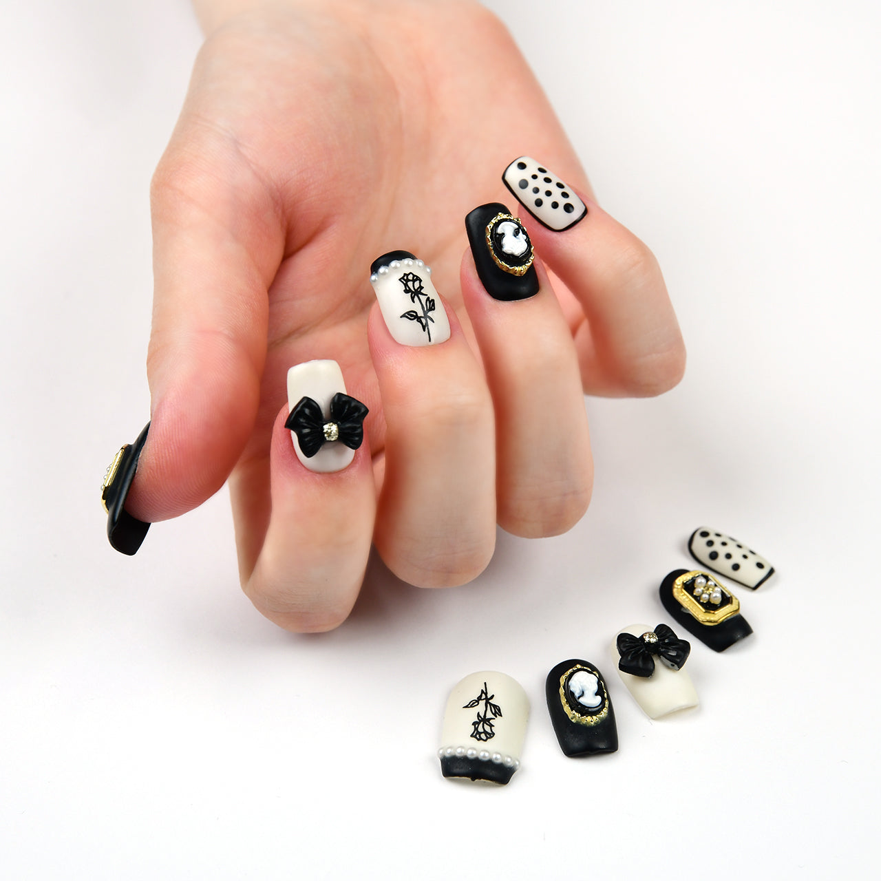 Black Exquisite Medium Square Handmade Press On Nails With Diamonds-BEYONDCANVA