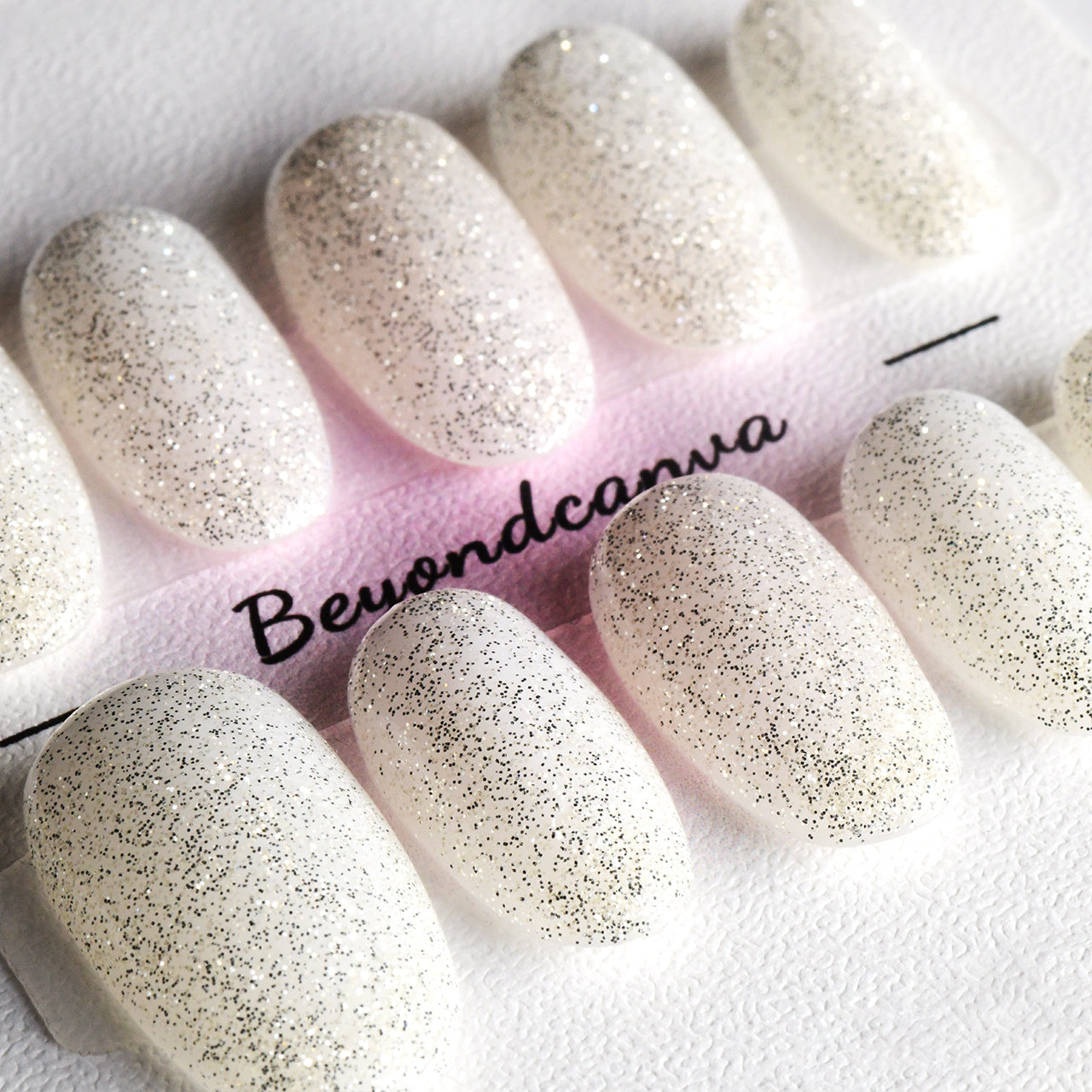 Glitter White Acrylic Medium Oval Glossy Solid Handmade Press On Nails BEYONDCANVA