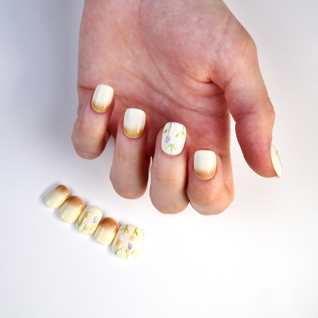 Elegant Floral Ombre White Short Squoval Glossy Handmade Press On Nails BEYONDCANVA