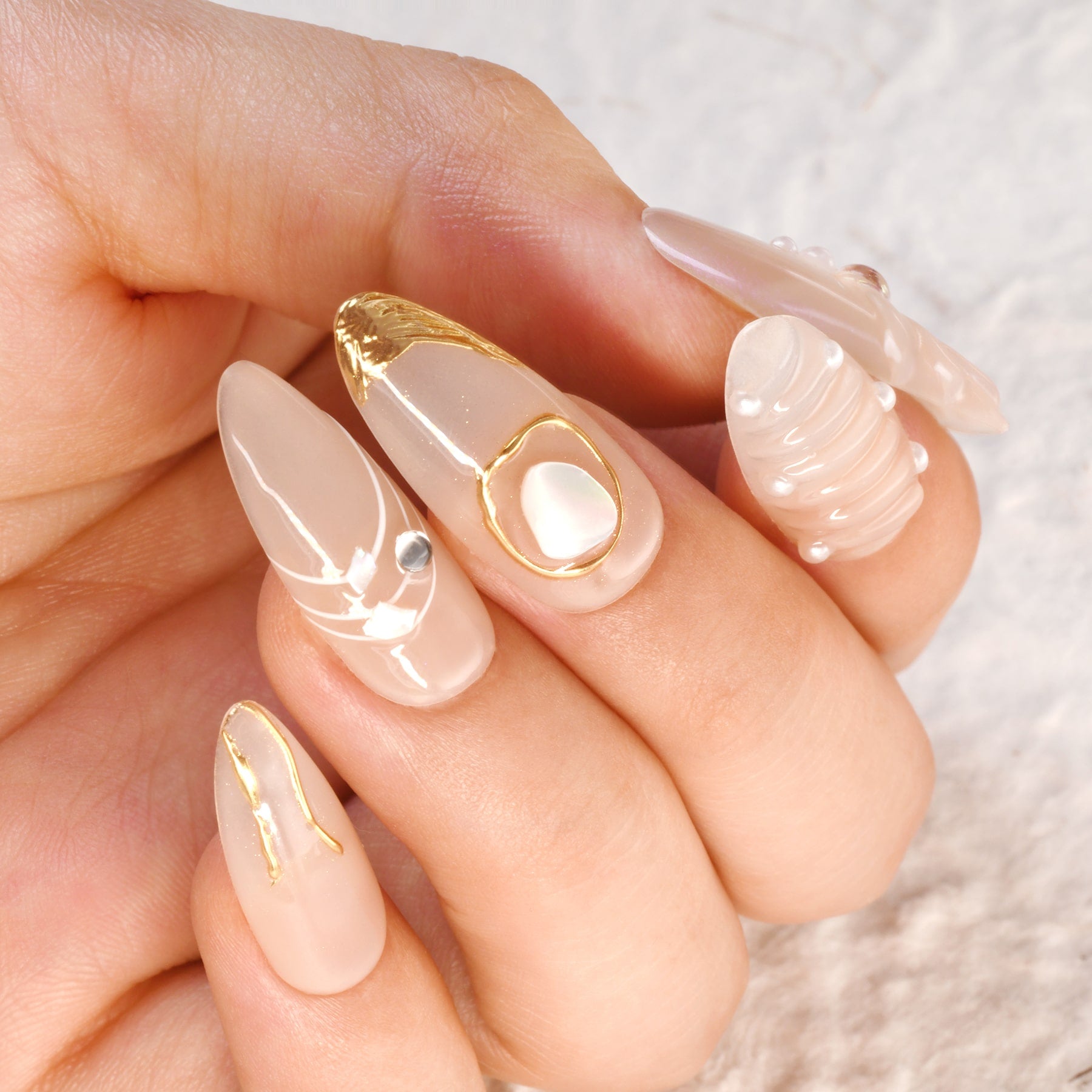 Golden Pearl Harmony Handmade Press On Nails