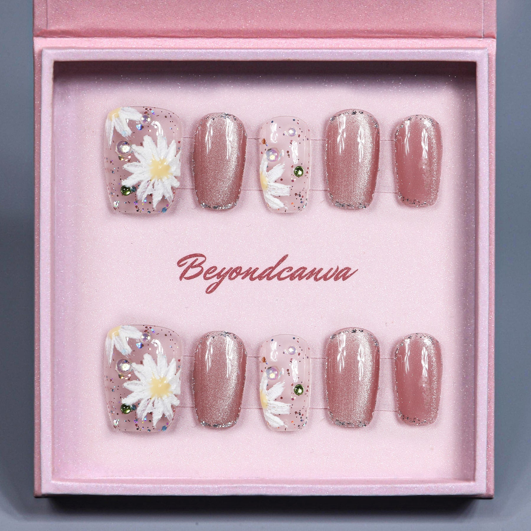 Daisy Whisper Handmade Press On Nails