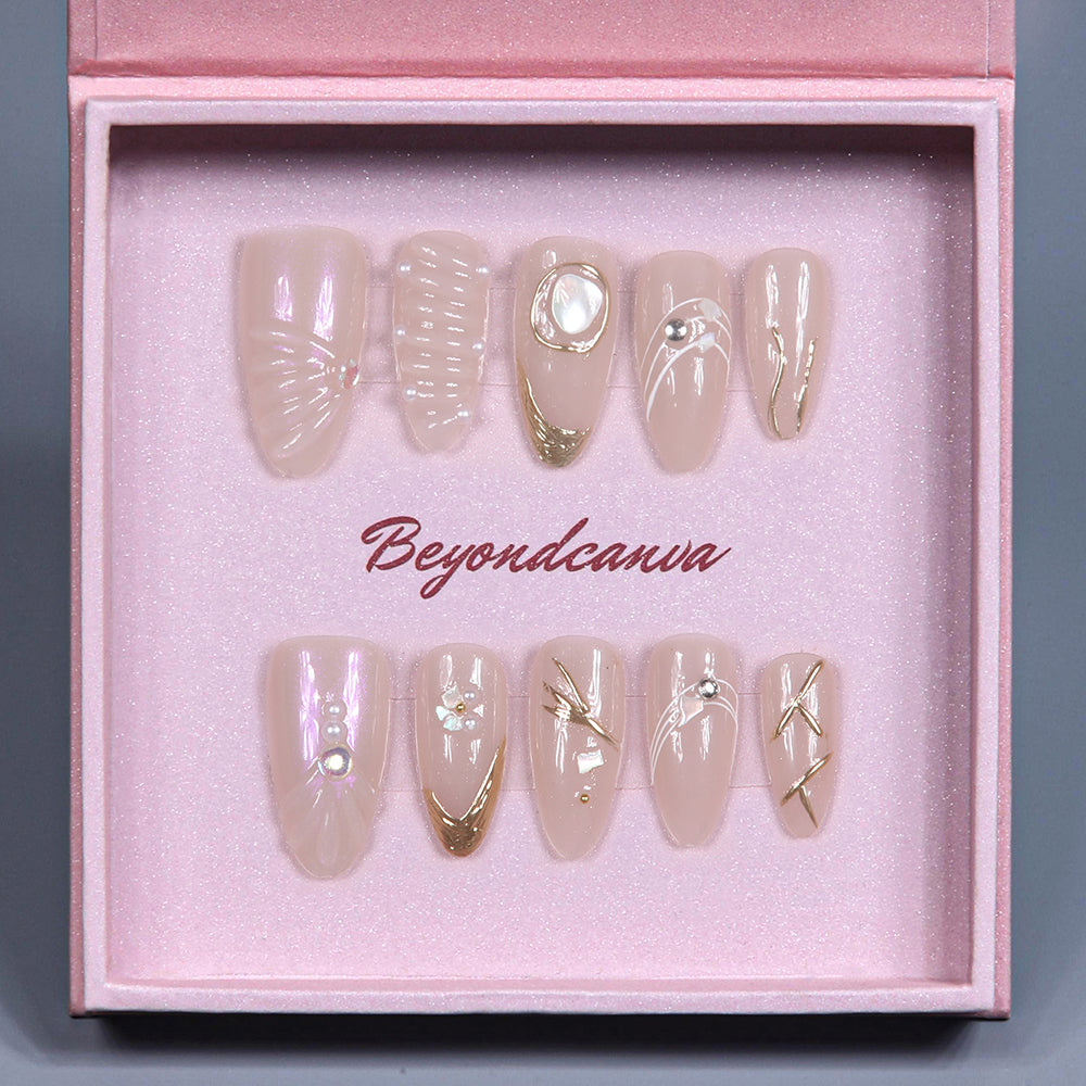 Golden Pearl Harmony Handmade Press On Nails